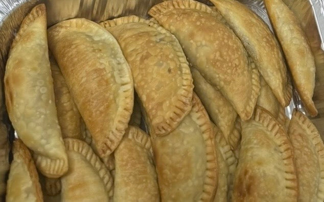 Empanadas de Picadillo / Jamón. (12)
