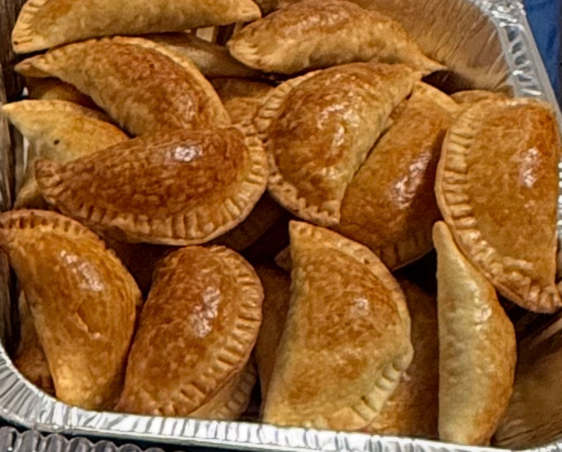 Empanadas de Picadillo / Jamón. (12)