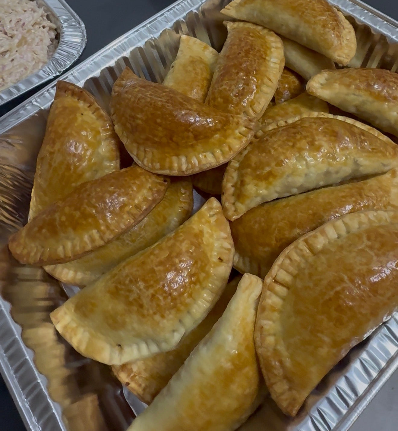 Empanadas de Picadillo / Jamón. (12)